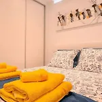 Airconditioned 2bed Poolside 아파트
