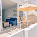 Airconditioned 2bed Poolside 아파트