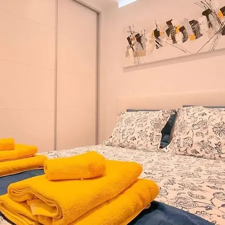 Puerto Del Carmen Airconditioned 2bed Poolside Apartment