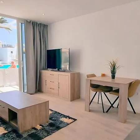 Puerto Del Carmen Airconditioned 2bed Poolside