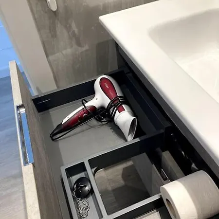 Airconditioned 2bed Poolside 아파트 *