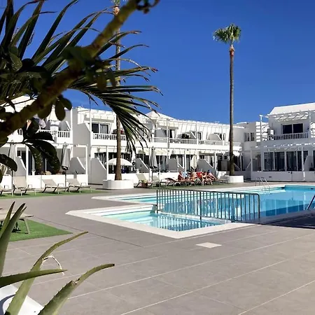 Puerto Del Carmen Airconditioned 2bed Poolside Apartment *